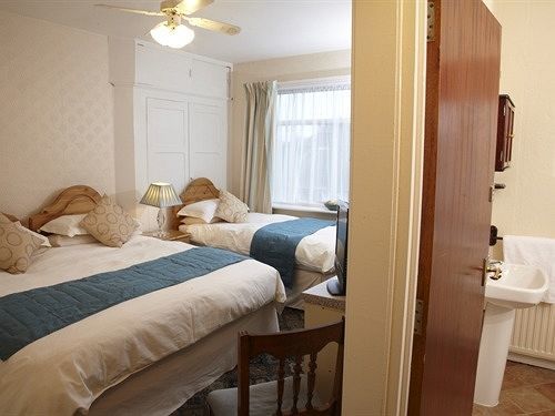 Wyndale Guesthouse Стаффорд Екстер'єр фото